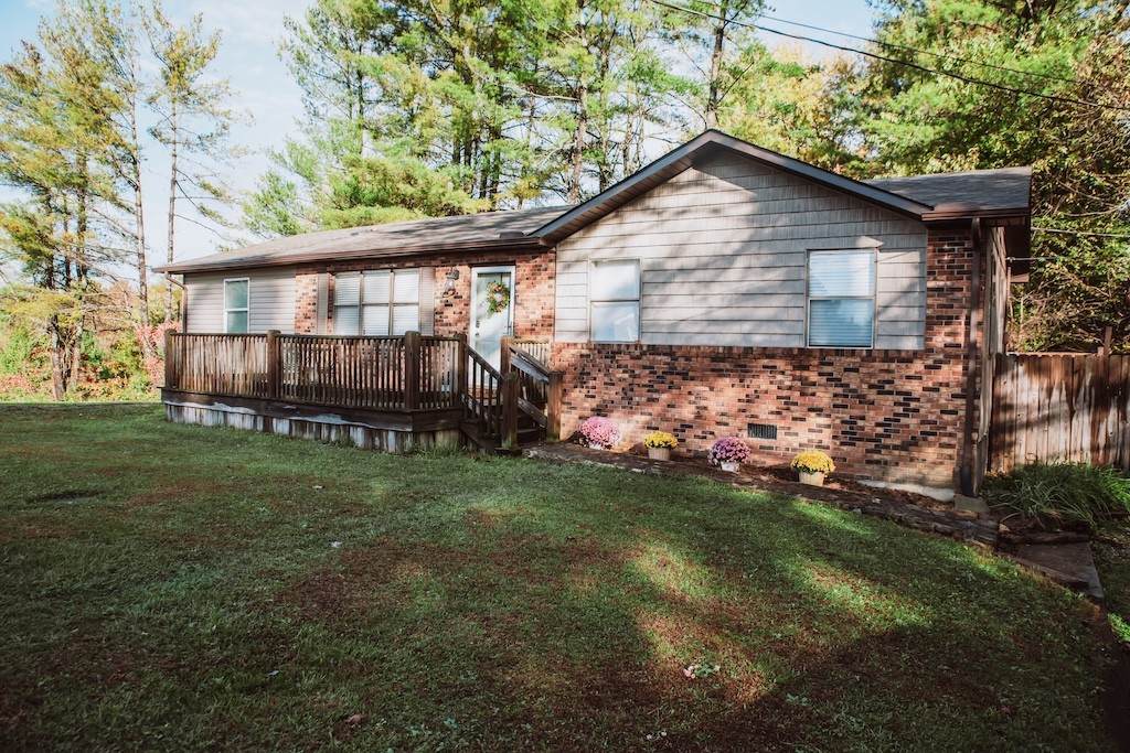 730 Iris Ave - Photo 1