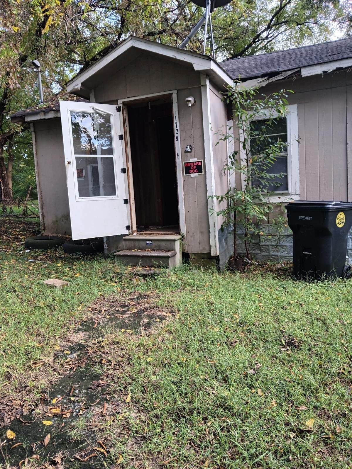 1729 Harris St - Photo 1