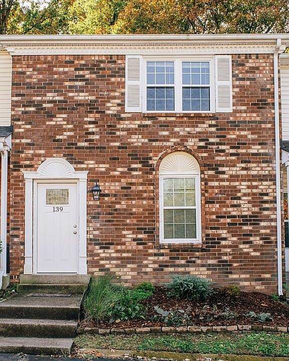 139 Five Oaks Dr - Photo 1