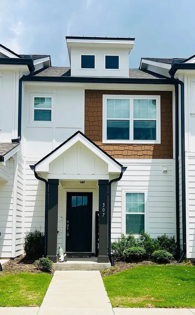 307 E Forge Ct - Photo 1