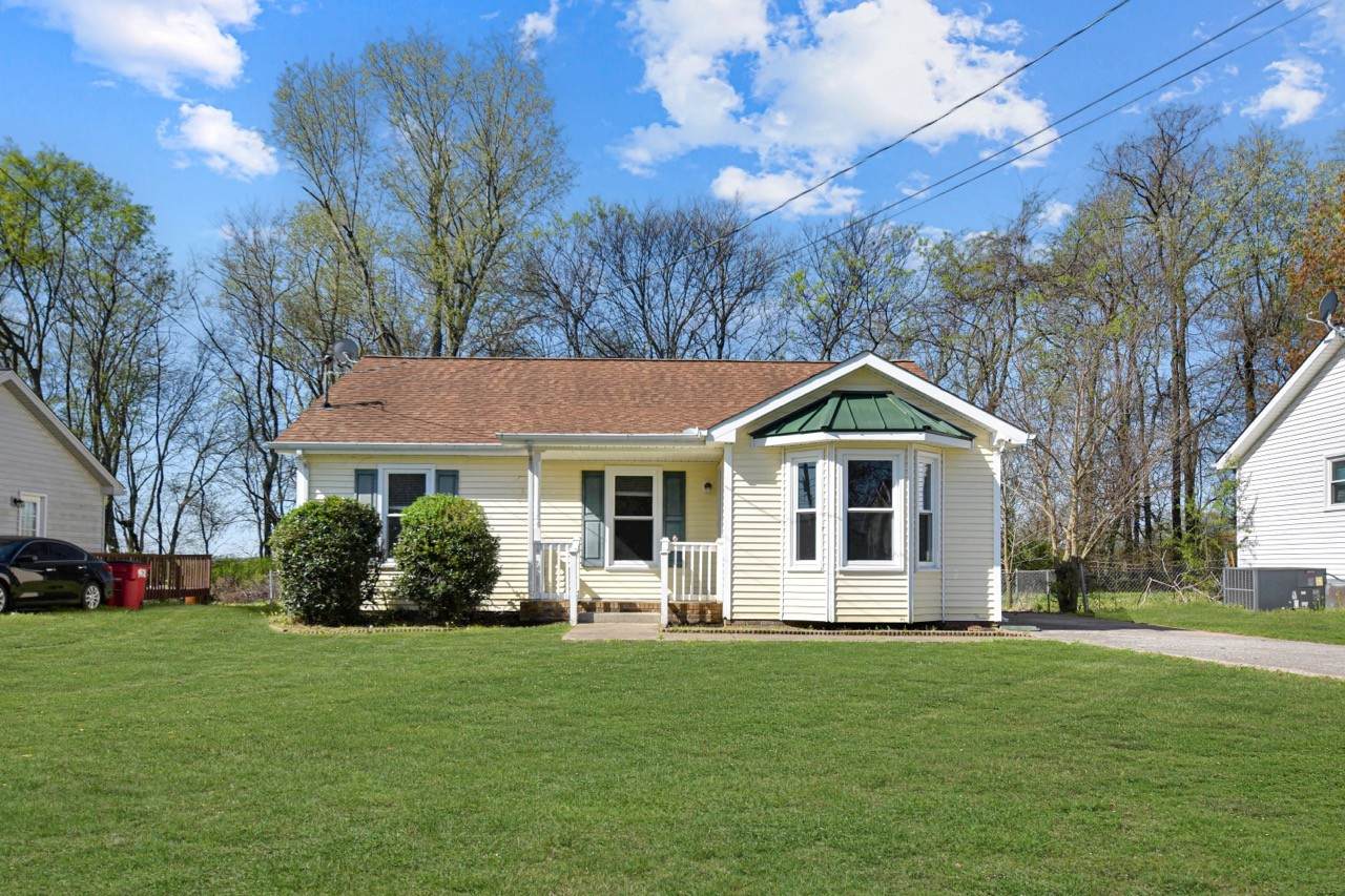 803 Princeton Circle - Photo 1