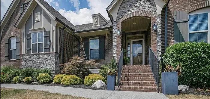 6664 Edgemore Dr - Photo 1