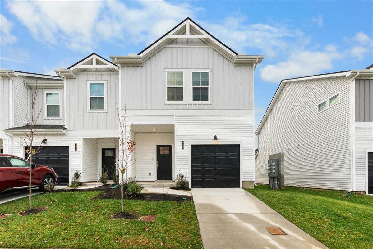 4512 Skywood Ln - Photo 1