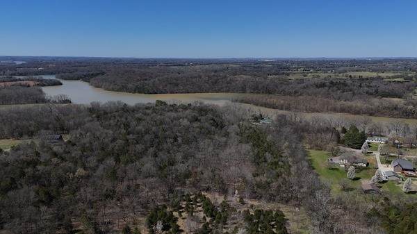 406A Harsh Ln - Photo 1