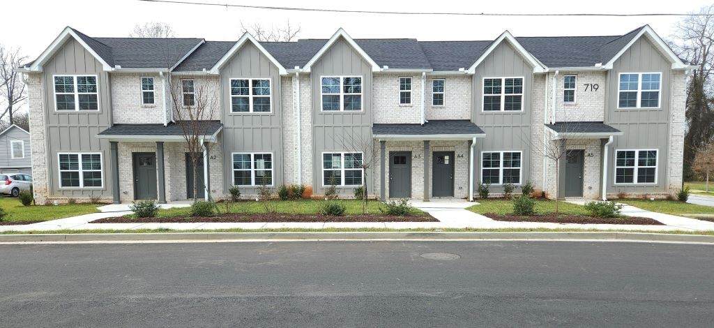 719 Crestland Ave - Photo 1