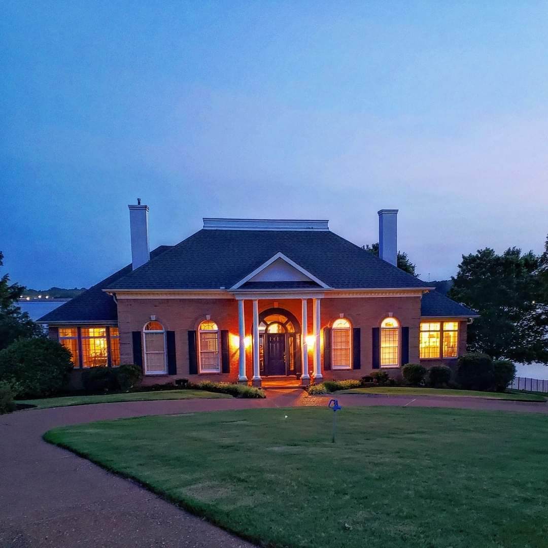 487 Lakeshore Dr - Photo 1