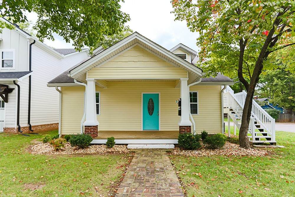 200A Richardson Ave - Photo 1