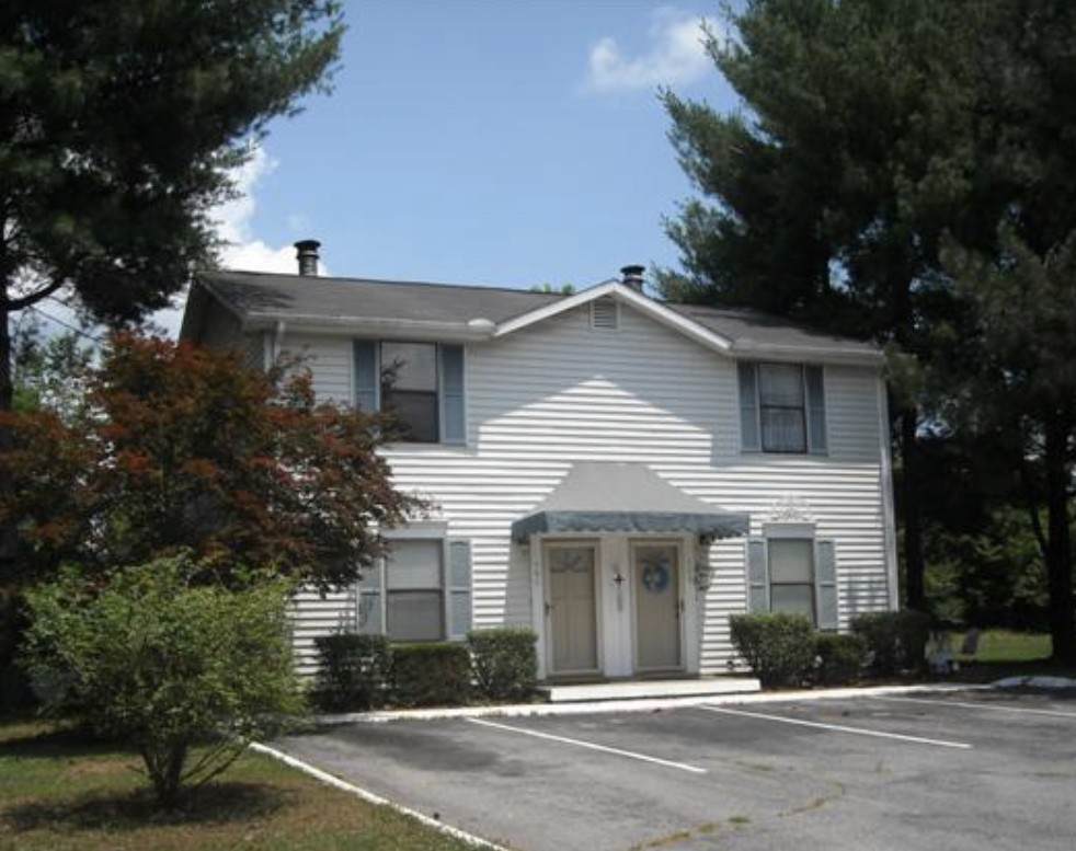 151 Edgewood Dr - Photo 1