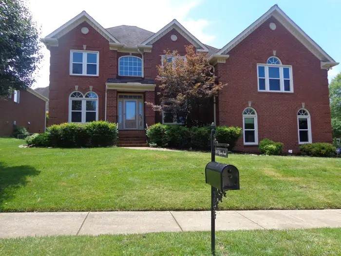 101 Tiffany Ct - Photo 1