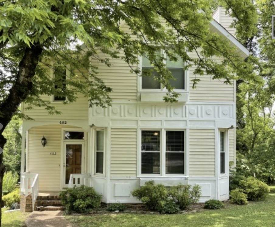 402 Fort Hill Dr - Photo 1