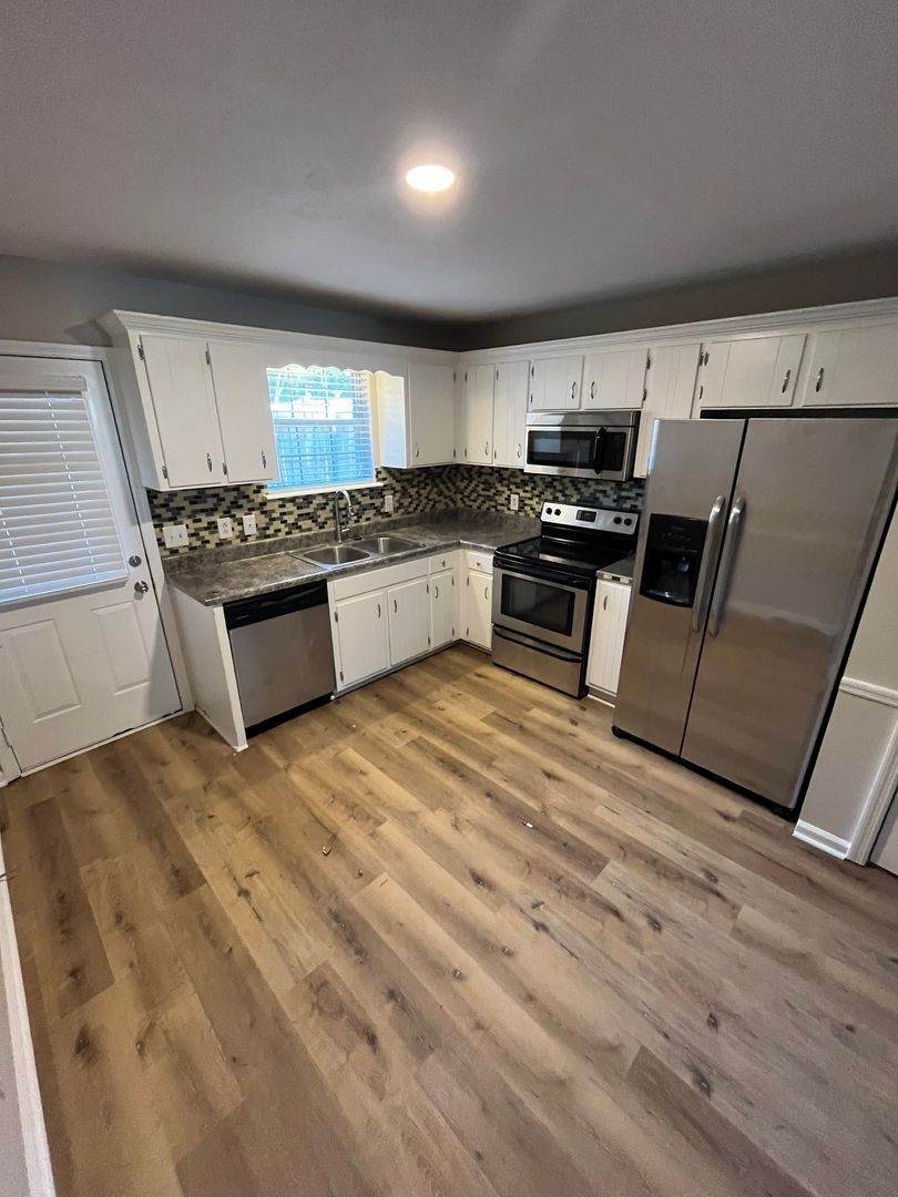 680 Mercer Dr - Photo 1