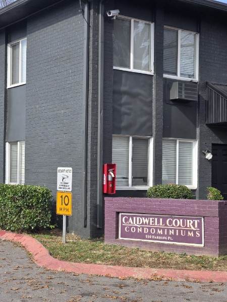 550 Harding Pl - Photo 1