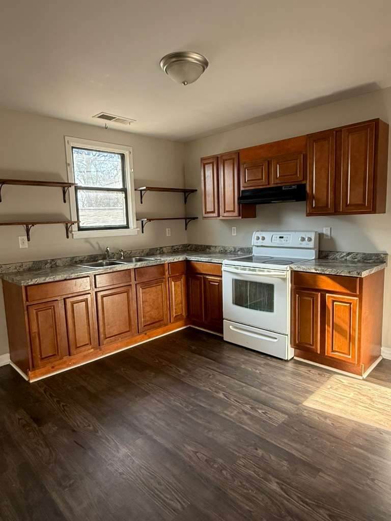 273 Brown Pl - Photo 1