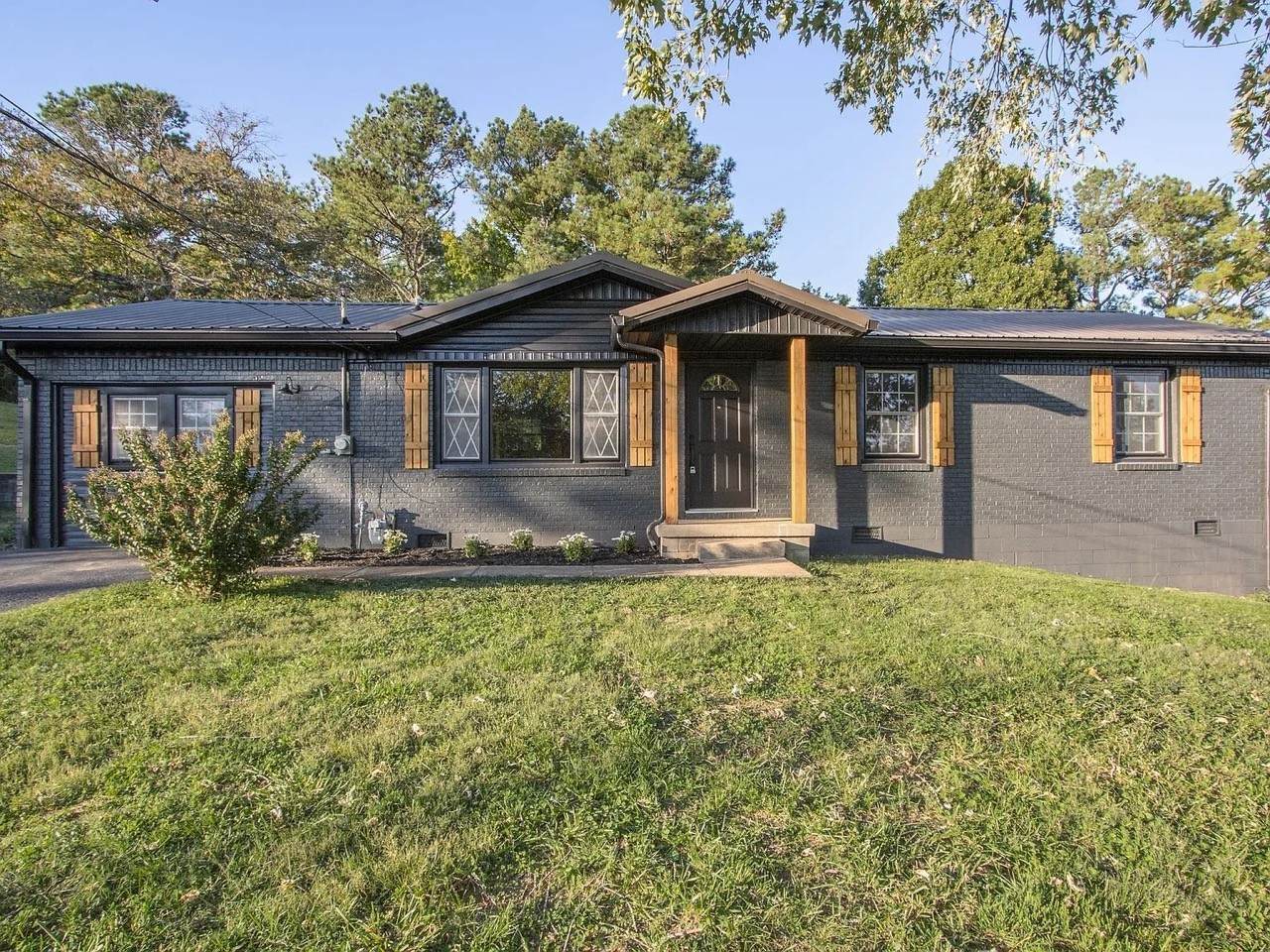 216 Gardendale Dr - Photo 1