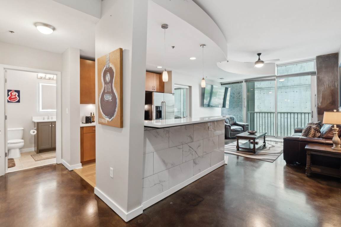 301 Demonbreun St - Photo 1