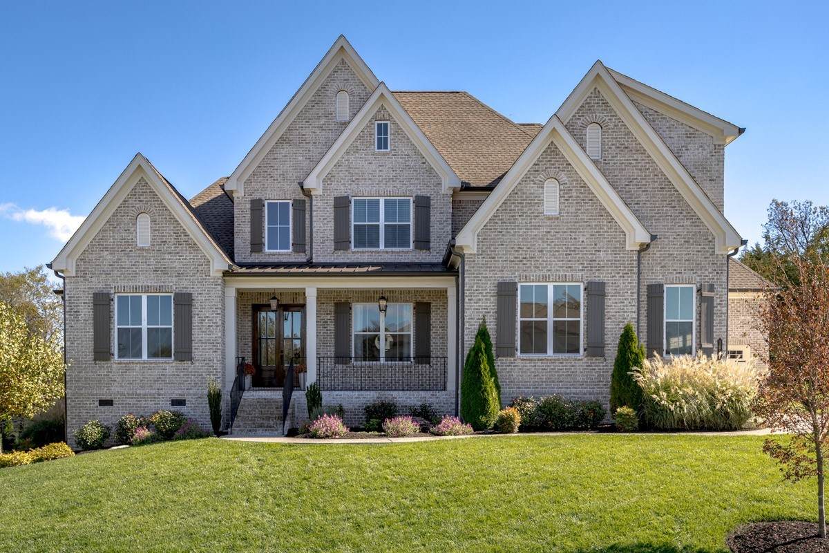 1012 Sinatra Dr - Photo 1