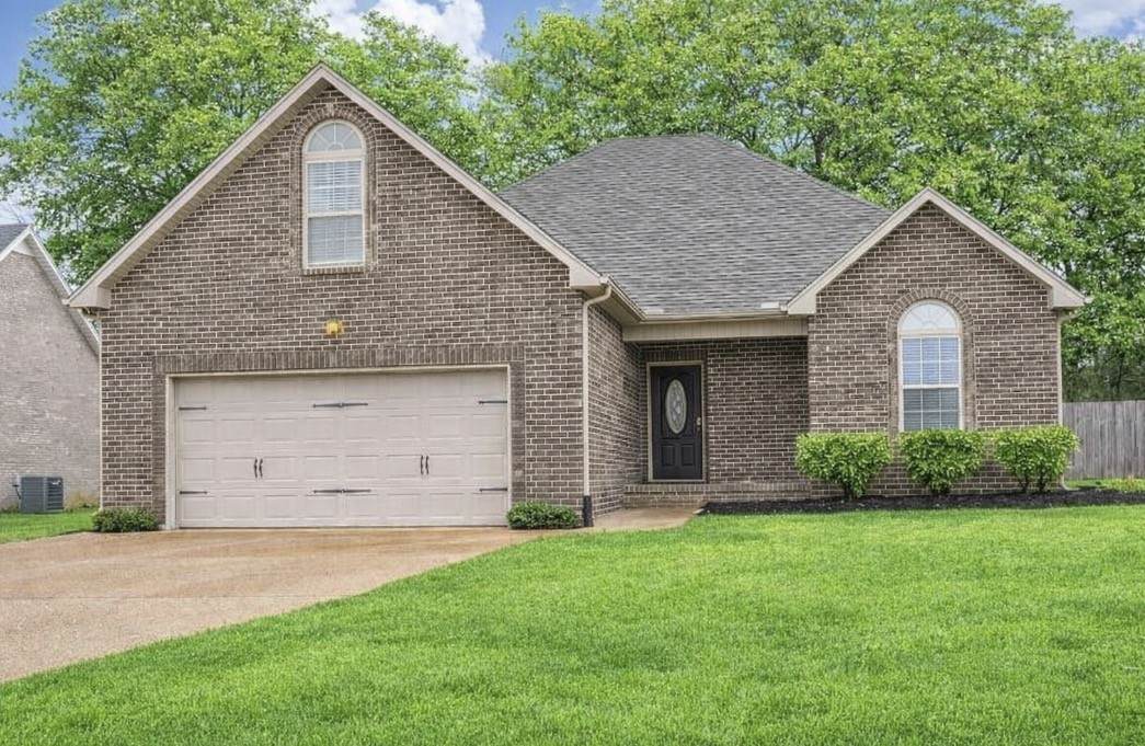 304 Sheffield Dr - Photo 1