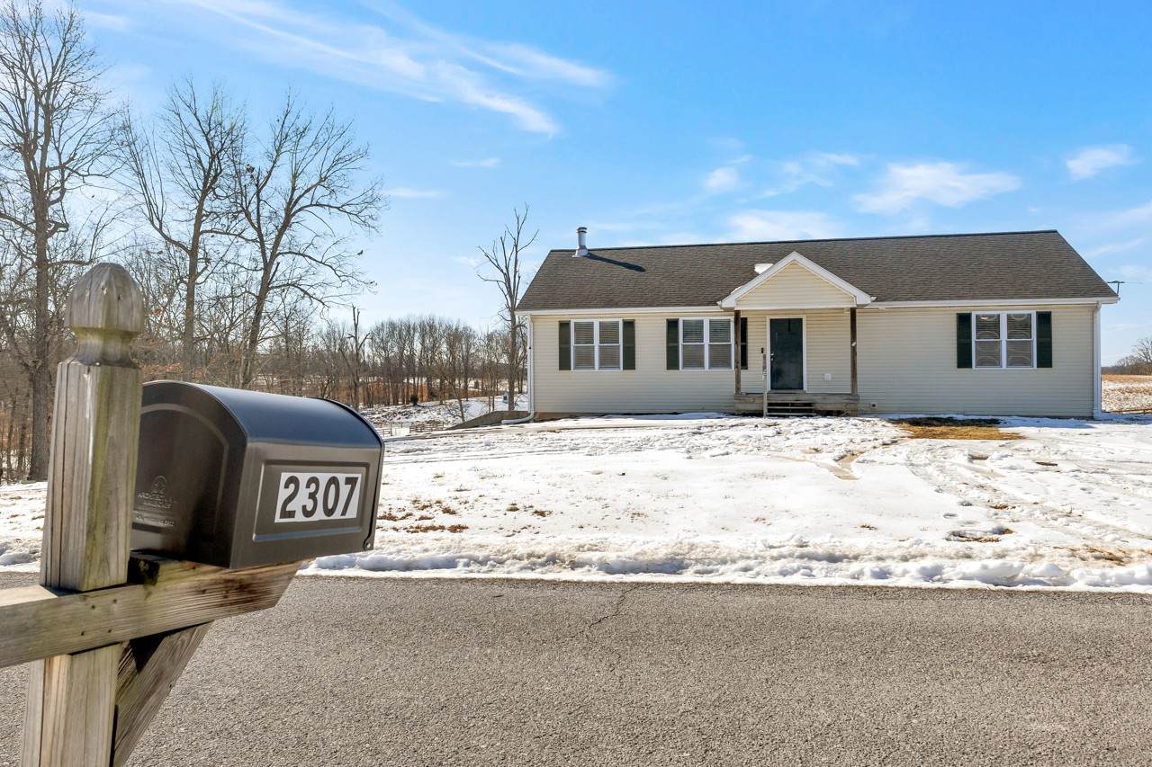 2307 Dogwood Kelly Rd - Photo 1