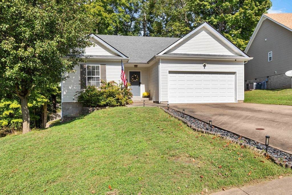 340 Chalet Cir - Photo 1