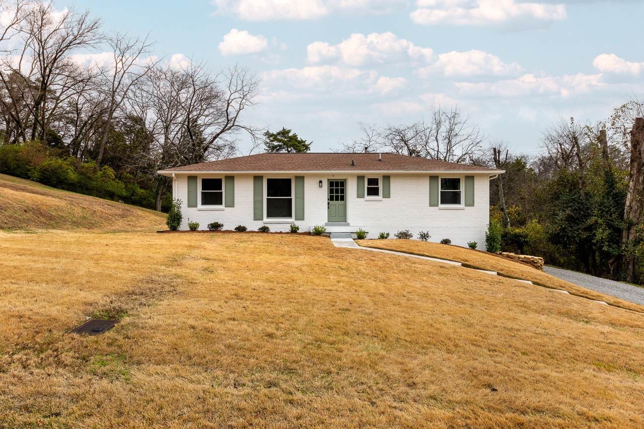 2511 Woodberry Dr - Photo 1