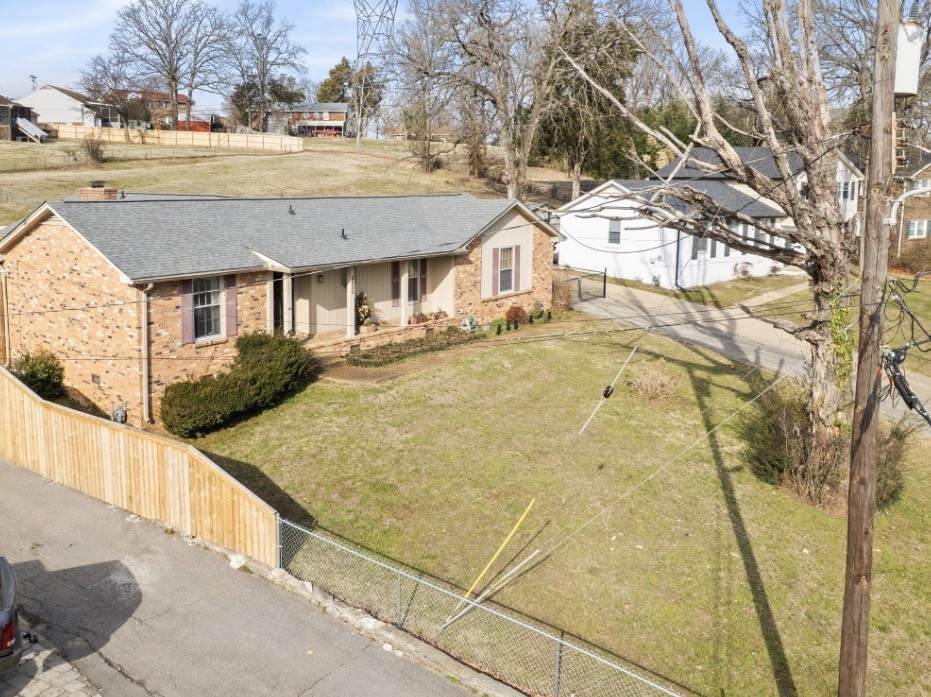 https://bt-photos.global.ssl.fastly.net/nashville/orig_boomver_2_RTC3131800-1.jpg