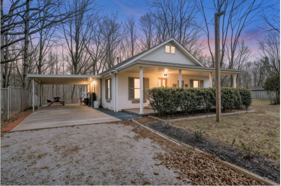 408 Spring St - Photo 1