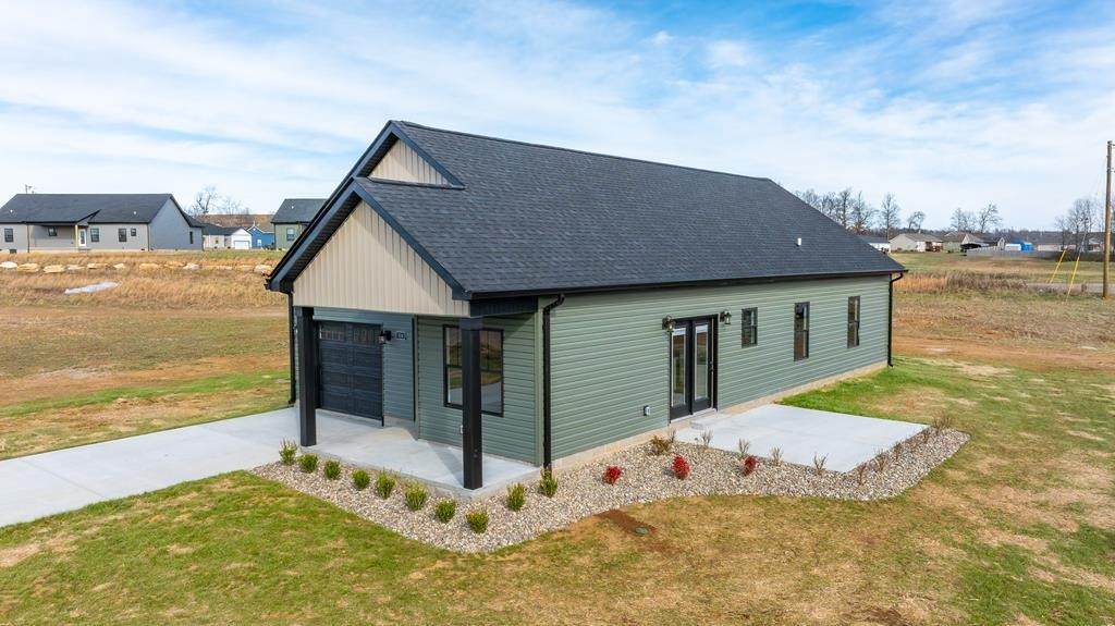 114 Joiner Ave - Photo 1