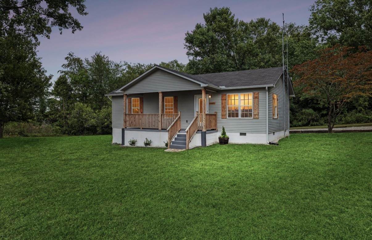 1297 Buncombe Rd - Photo 1