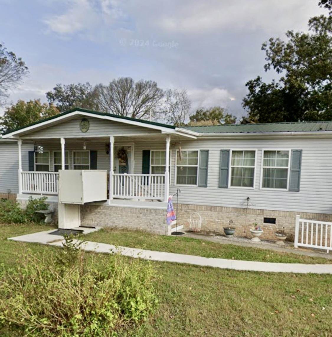 104 College St - Photo 1