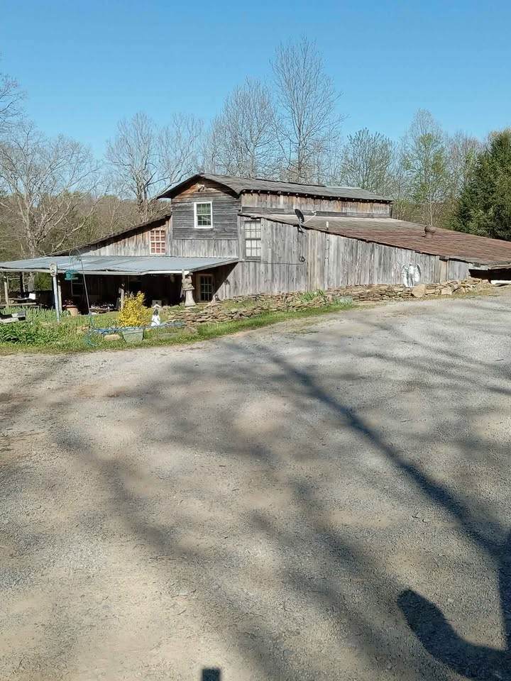 262 Hiwassee Rd - Photo 1