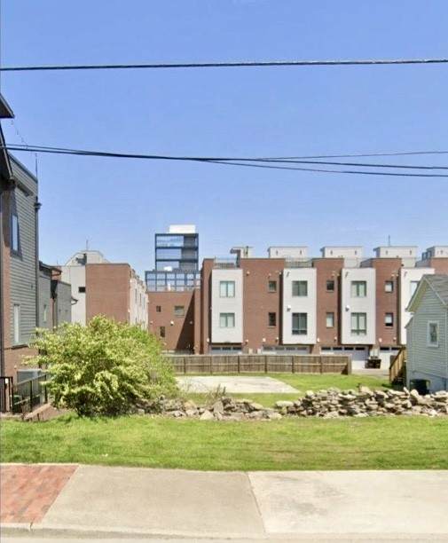 1326 3rd Ave - Photo 1