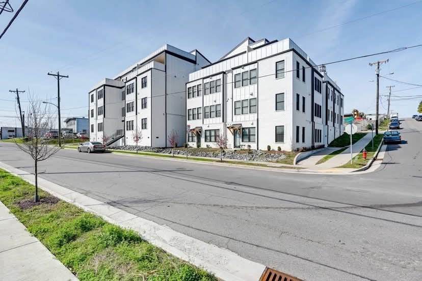 4405 Kentucky Ave - Photo 1