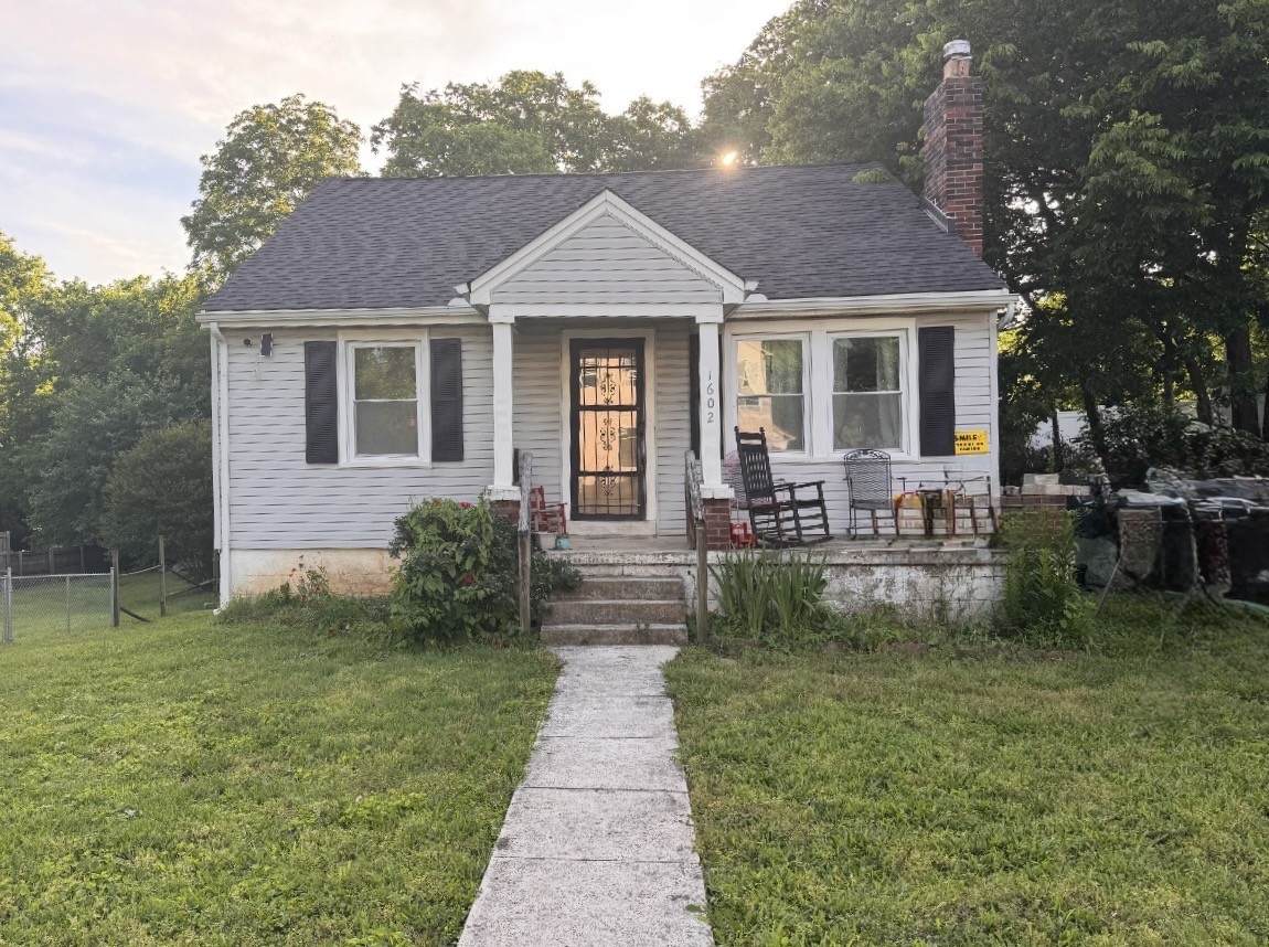 1602 Columbia Ave - Photo 1