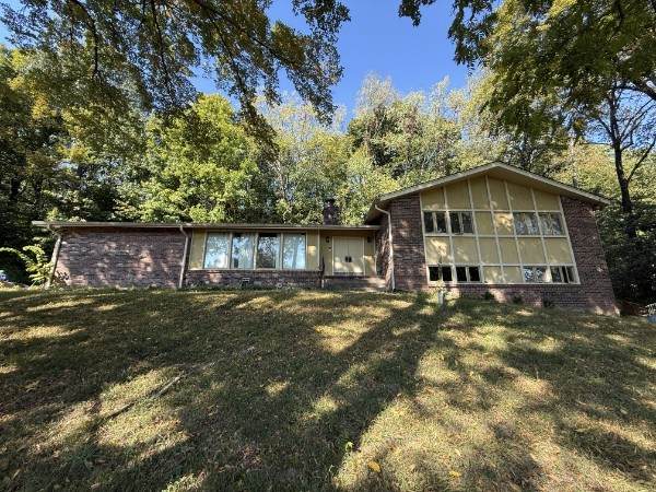 1213 Brentwood Ln - Photo 1
