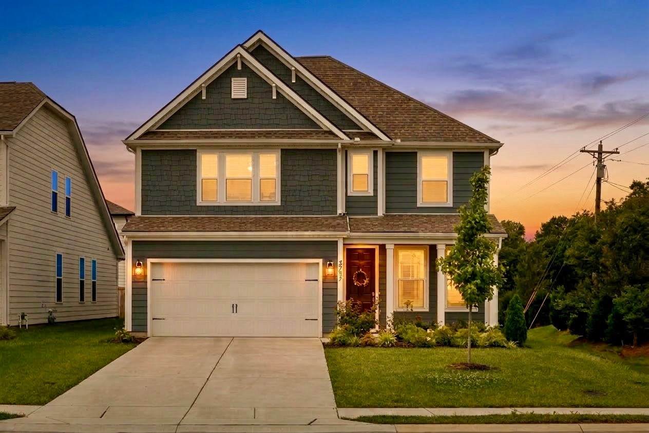 3737 Felipe Way - Photo 1