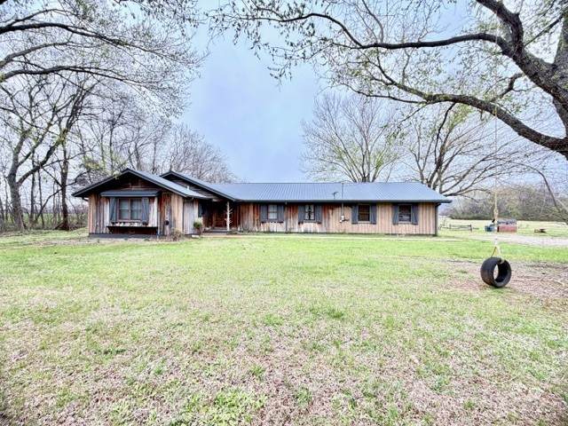2575 Spur Rd - Photo 1