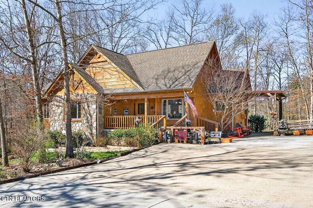 499 Hemlock Lane - Photo 1
