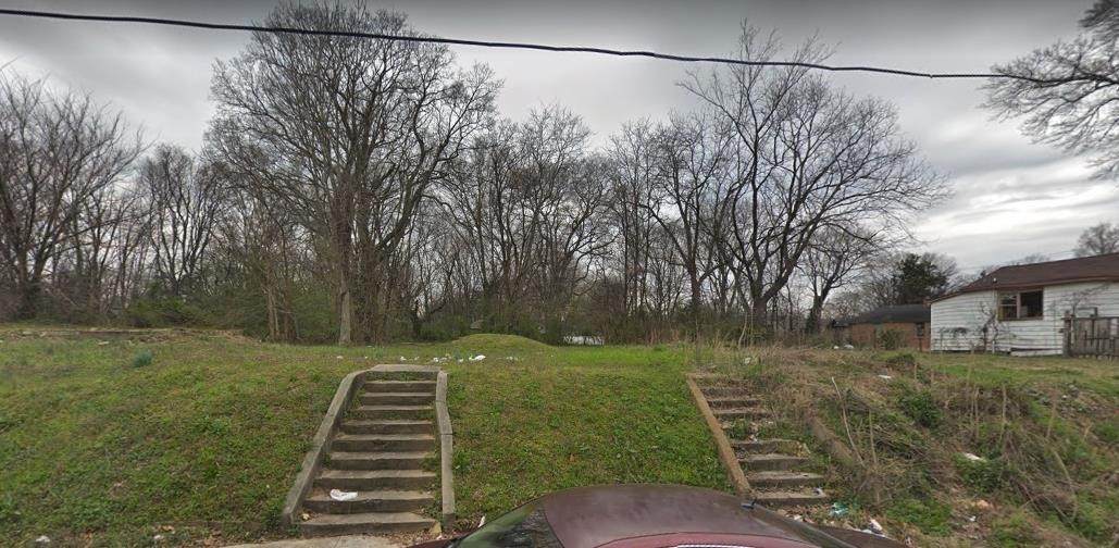 1077 Orleans St - Photo 1