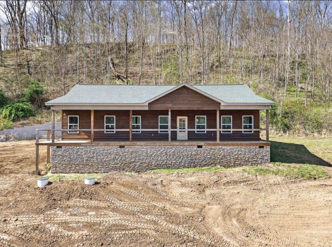 190 Park Dr - Photo 1