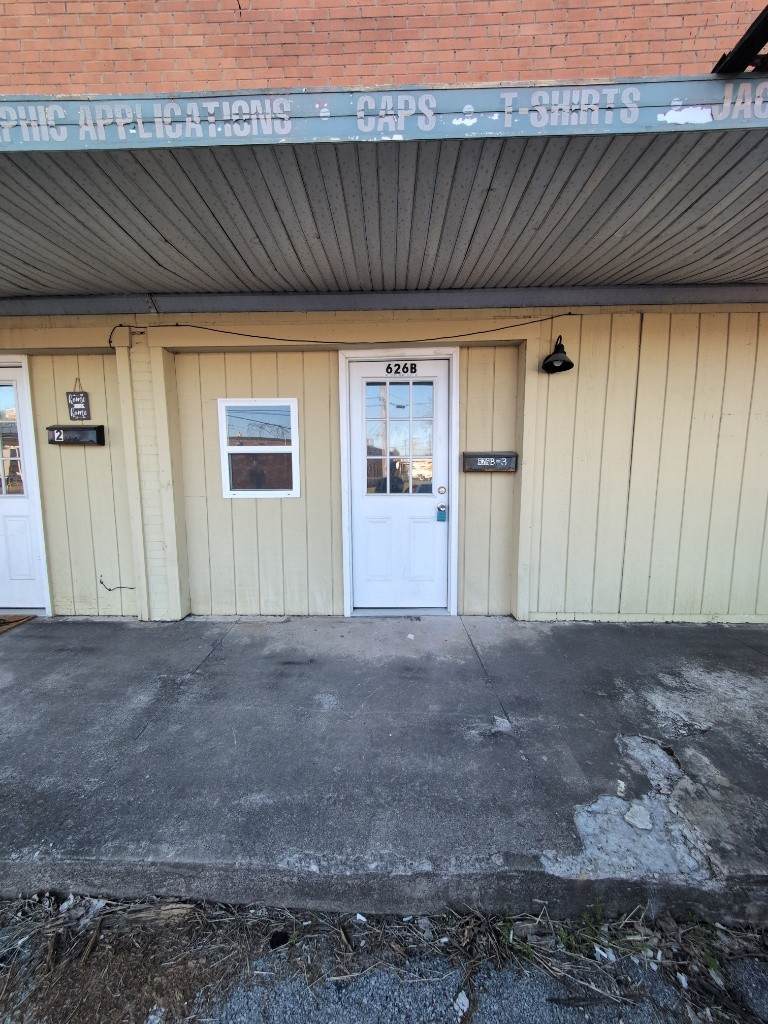 626 Power St - Photo 1