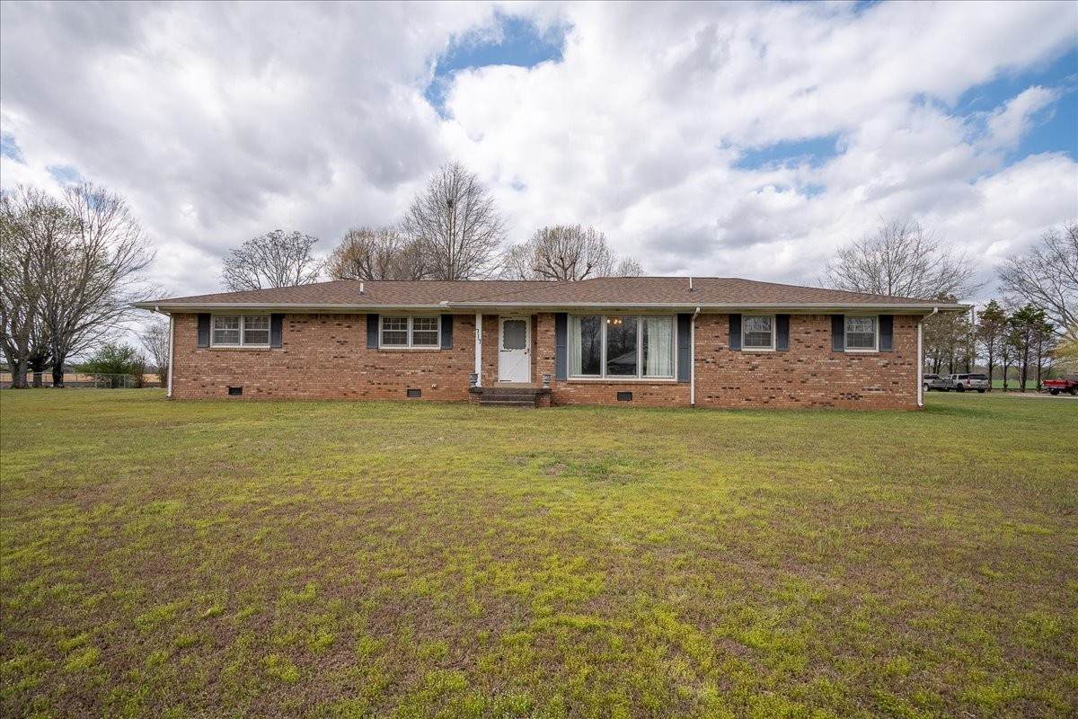 717 Brenda Ave - Photo 1