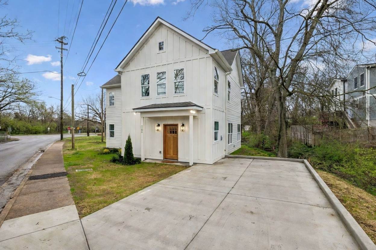 1104 Mcferrin Ave - Photo 1