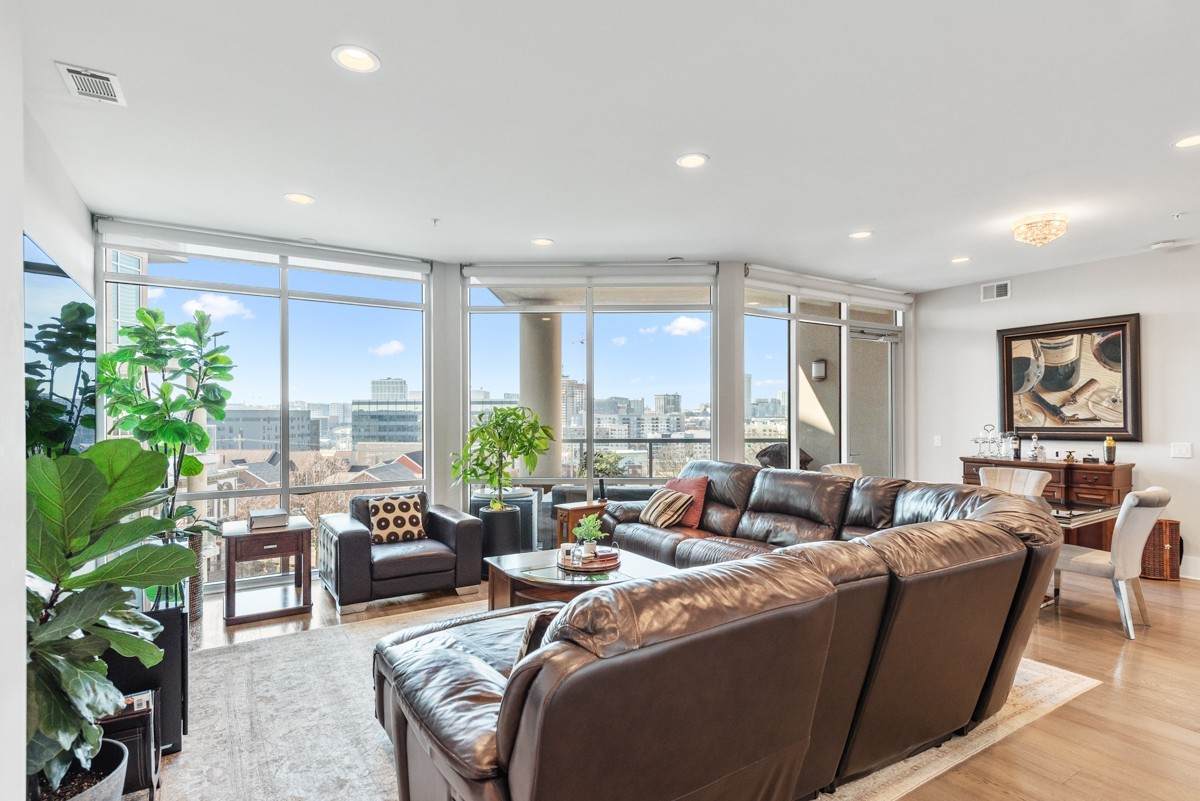20 Rutledge St - Photo 1