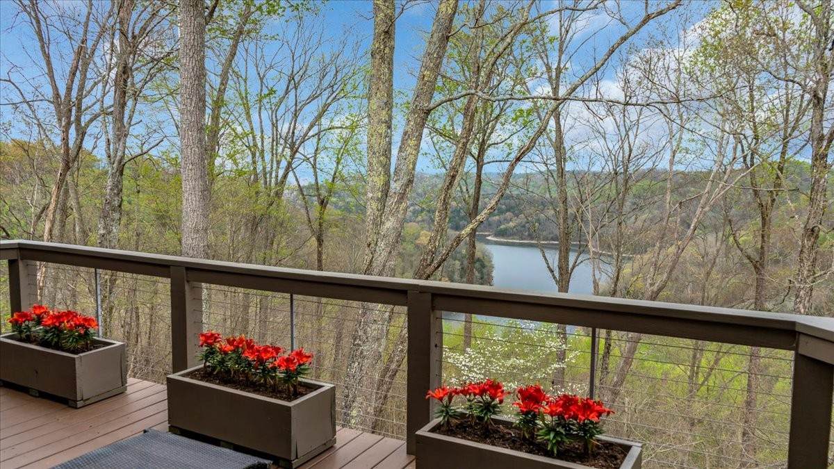 8581 Silver View Ln - Photo 1