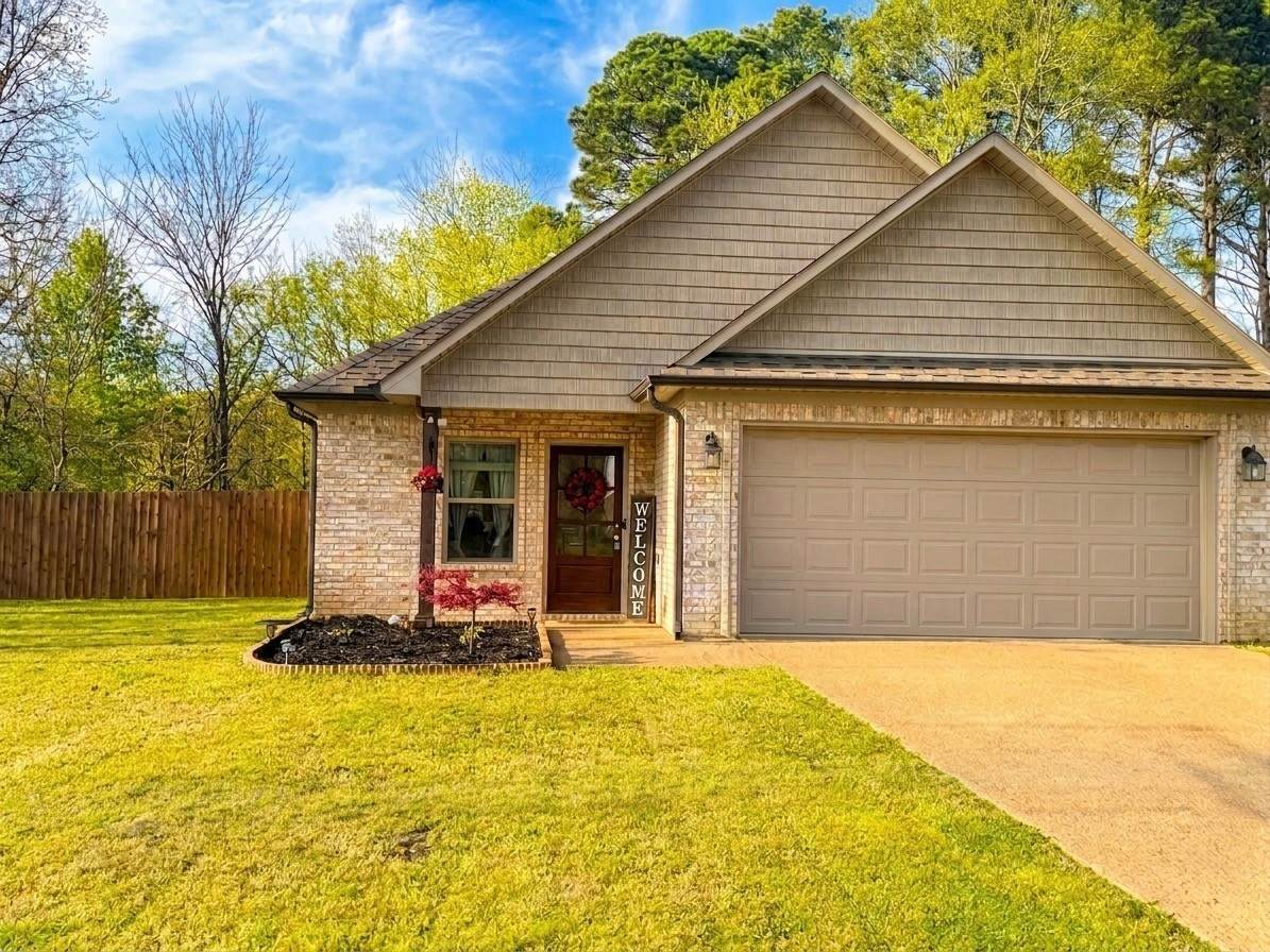 137 Executive Dr - Photo 1