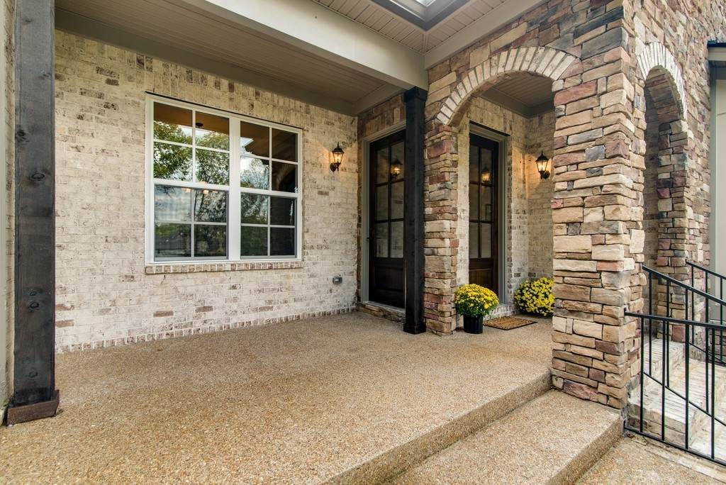 184 Blueberry Court - Photo 1