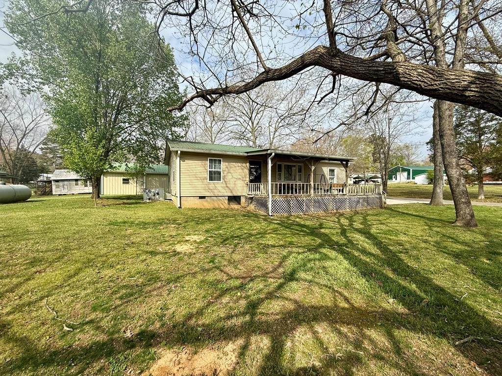 180 Center Dr - Photo 1