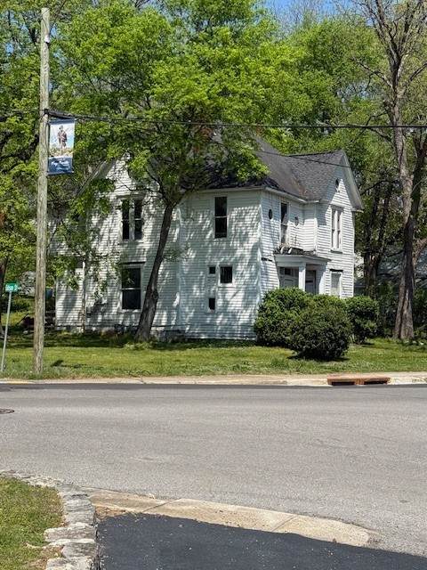 200 Mulberry Ave - Photo 1