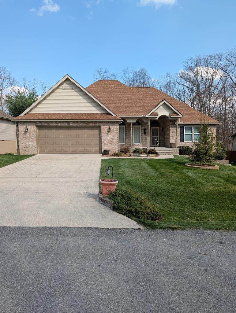 222 Amherst Ln - Photo 1
