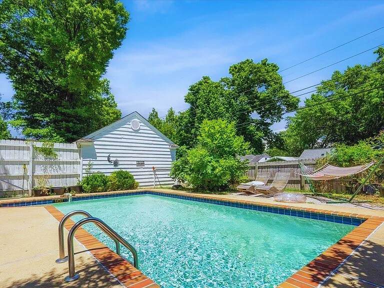 816 Charles Pl - Photo 1